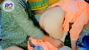 যুবক গ্রামের মেয়ের ভাইয়ের স্ত্রীর সাথে অন্তরঙ্গ ভিডিও রেকর্ডিং।