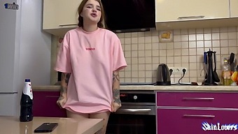 Iki Adam Ve Bir Baş Metres Sıcak Bir Aldatma Ve Anal Karşılaşmada