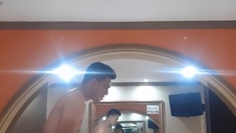 Amateur Couple'S Steamy Hotel Room Encounter